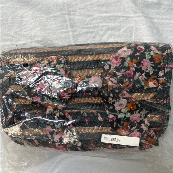 Anthropologie adjustable structured straw handbag - Picture 2 of 14